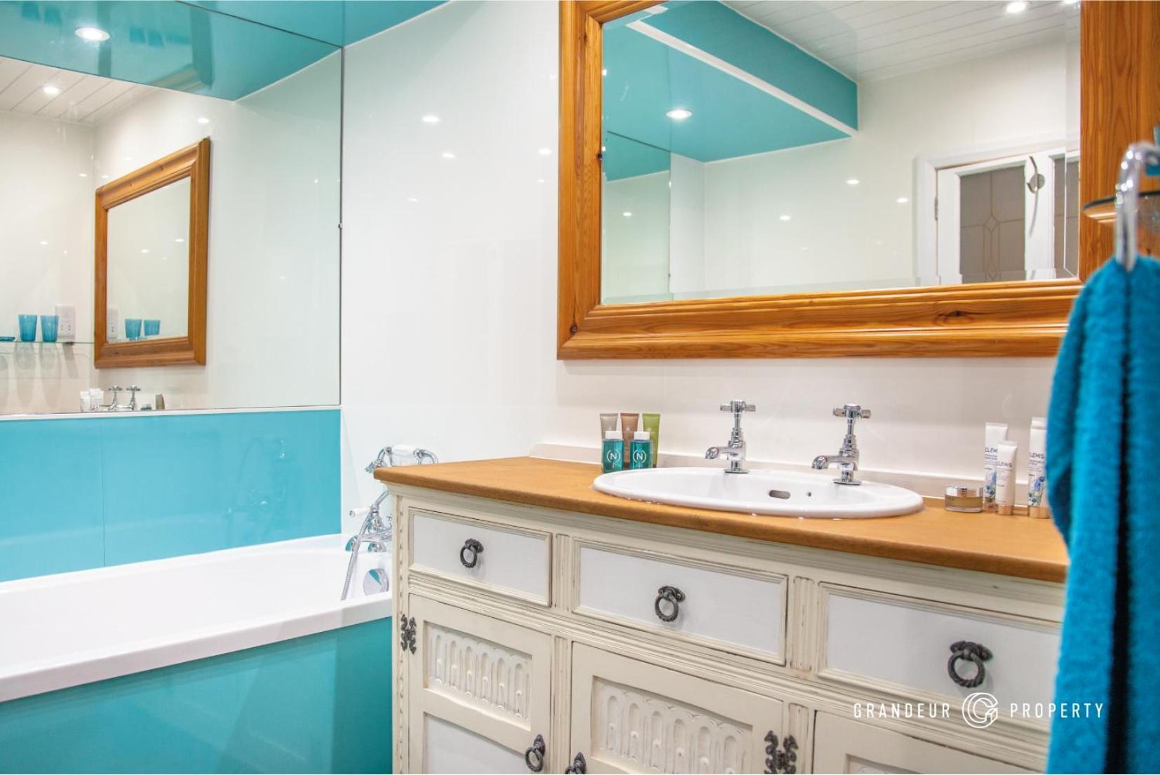 The Gardenside Apartment By Grandeur Property บอร์นมัธ ภายนอก รูปภาพ